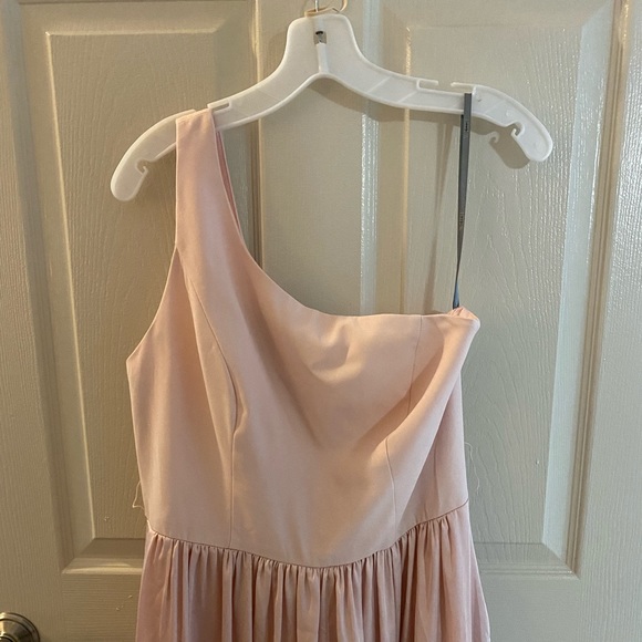 Beautiful formal dress! - Picture 5 of 6